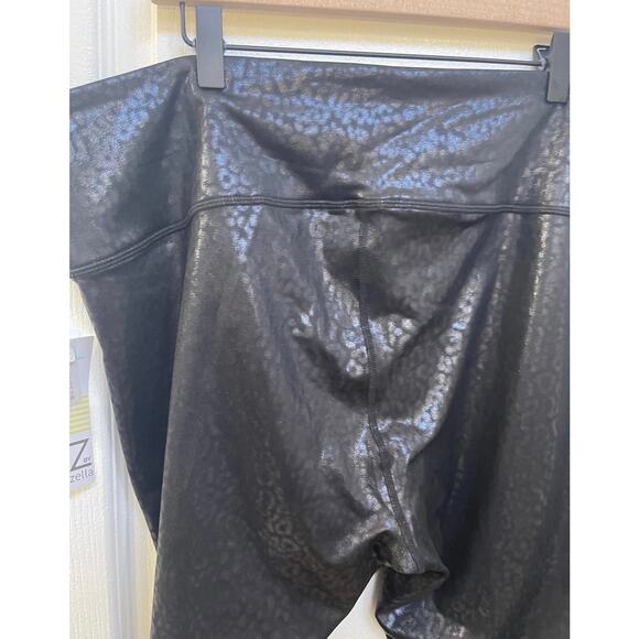 Zella black animal sheen 7/8 leggings Sz XXL - Picture 10 of 10